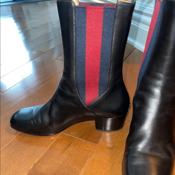 ♥️Gucci size 6.5 black leather boots. Offers welcomed- must go!!!!!♥️ - Picture 2 of 8